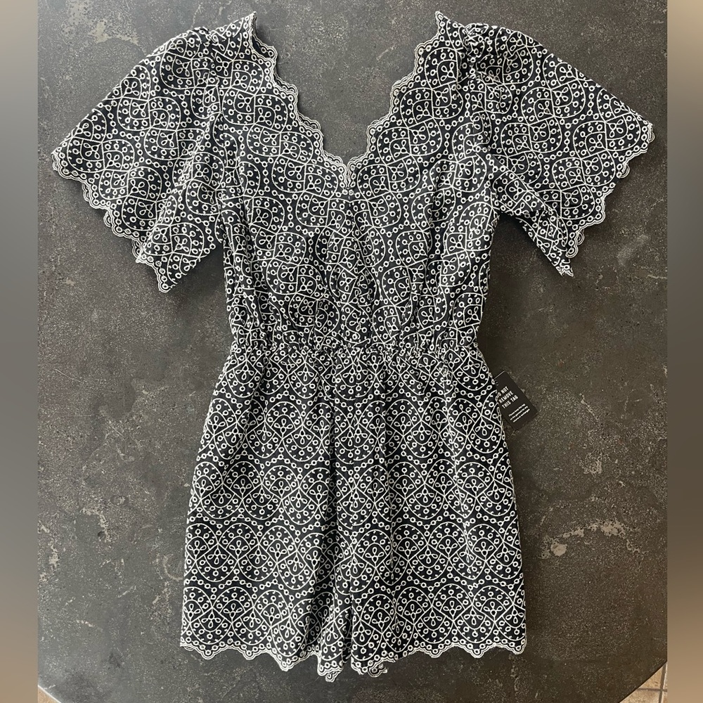 Romper Black & White - Size Small - New